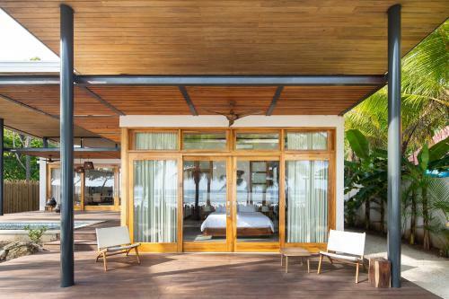 Luxury Beachfront Villa Akoya