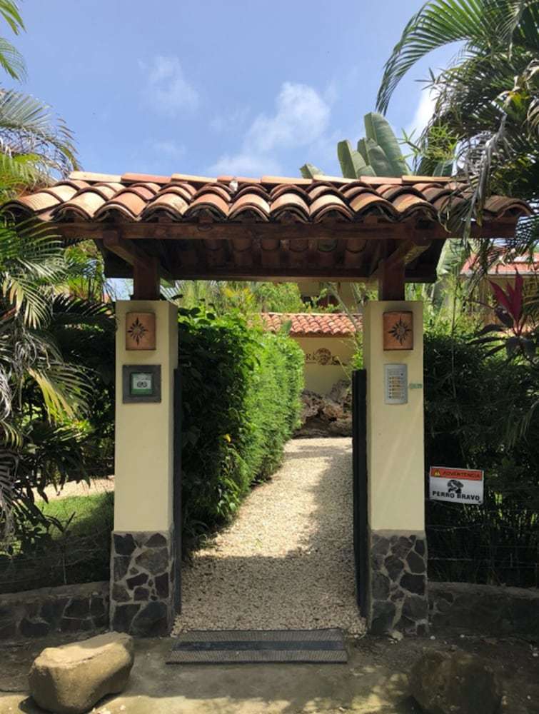 Costa Riki Apartments