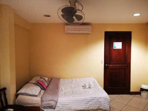 Hostal Cabinas Confort Puntarenas