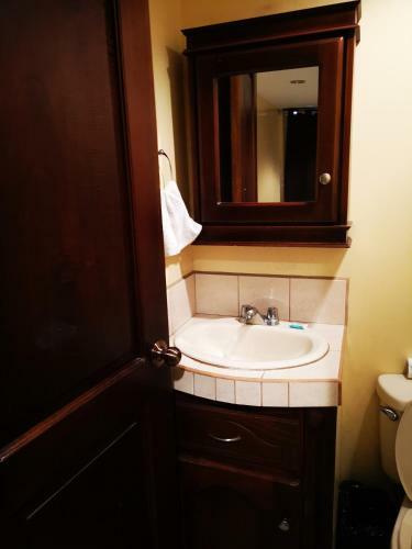 Hostal Cabinas Confort Puntarenas