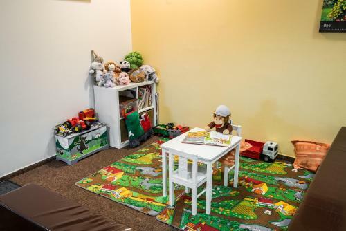 Hotel Na Farm? Cho?ovice