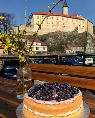 Hostal Penzion A Restaurace U ?eky