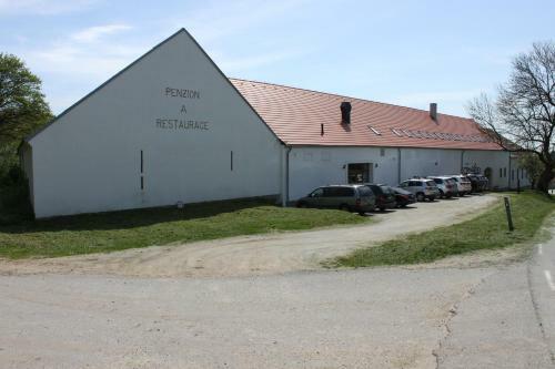 Hostal Penzion Van?veck� Dv?r