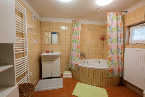 Lodge Chaloupka U Potoka