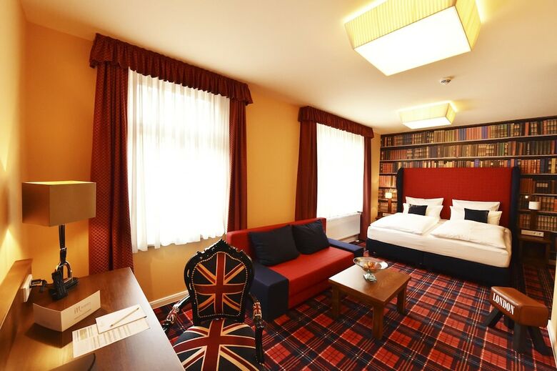Moments Boutique Hotel