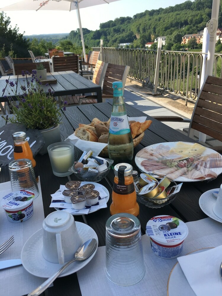 Hotel & Restaurant "zur Moselterrasse"