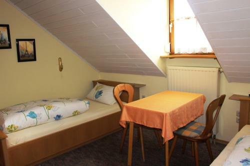 Hostal G�ste-haus R�sch