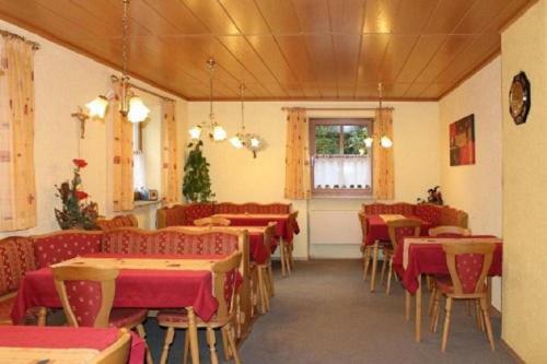 Hostal G�ste-haus R�sch