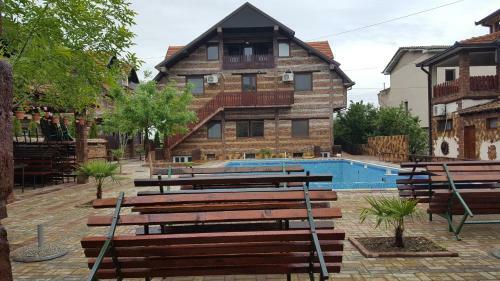 Hostal Apartments Dan Dar
