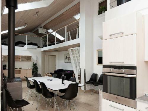 Four-bedroom Holiday Home In Eg�