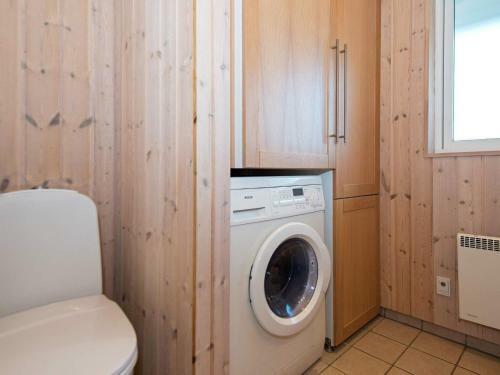 Two-bedroom Holiday Home In Knebel 9