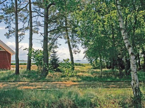 Three-bedroom Holiday Home In R�rvig 1