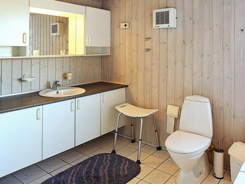 Four-bedroom Holiday Home In Ringk�bing 14