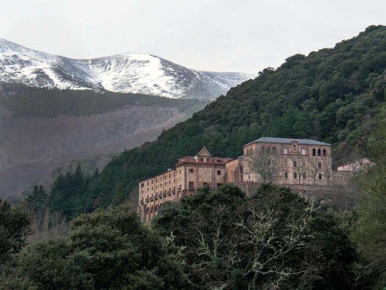 Hotel Monasterio De Valvanera