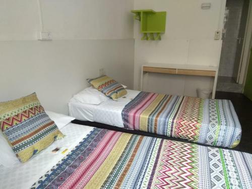 Hostal Central And Basic Universitat