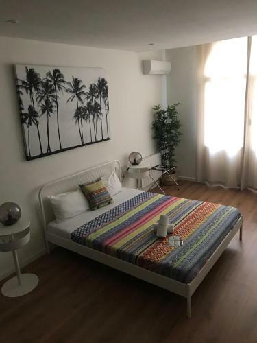 Hostal Central And Basic Universitat