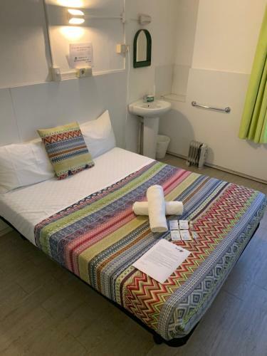 Hostal Central And Basic Universitat