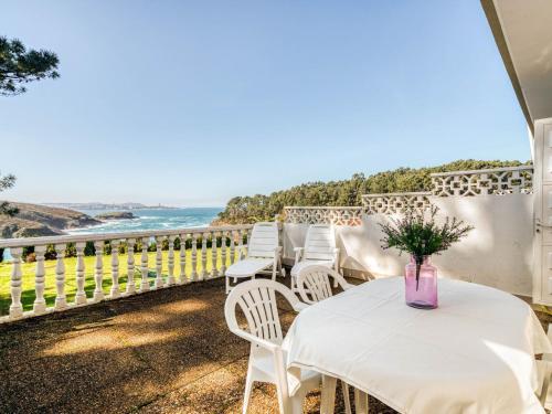 Cozy Apartment On The Beach In Oleiros