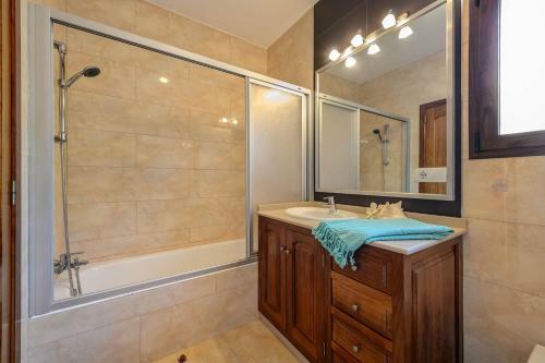Villa Aig�es Blanques