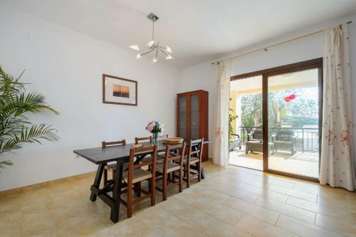Villa Aig�es Blanques