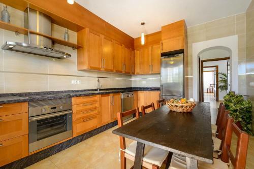 Villa Aig�es Blanques