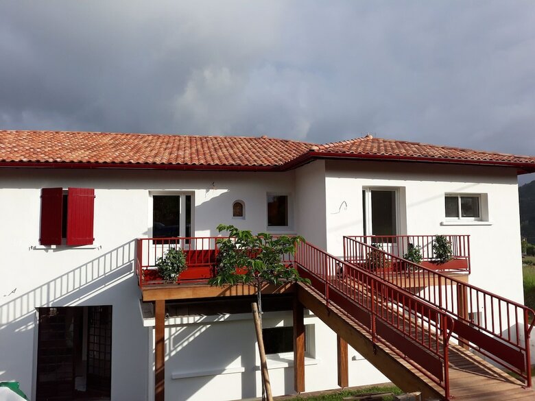 Hostal Maison Iputxainia