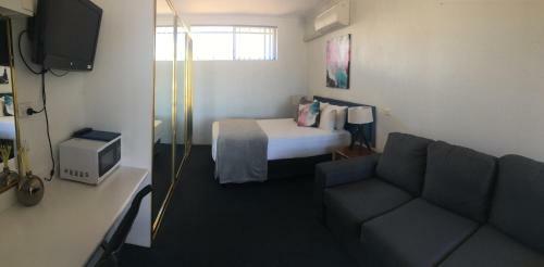 Tall Timbers Motel