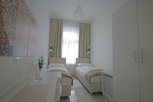 Hostal Ch-hotel Luka Budget