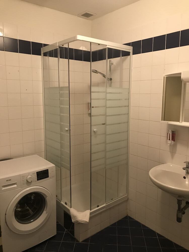 Ea Hotels (best Apartments)