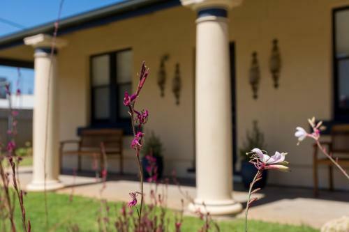 Agnes Cottage Bed & Breakfast
