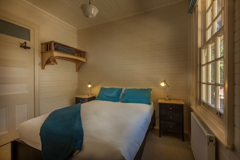 Lodge Yarrangobilly Caves House