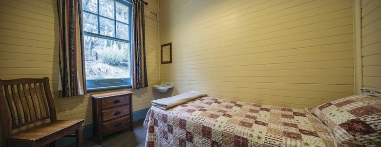 Lodge Yarrangobilly Caves House