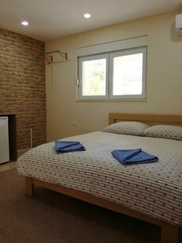 Hostal Riverside Guesthouse
