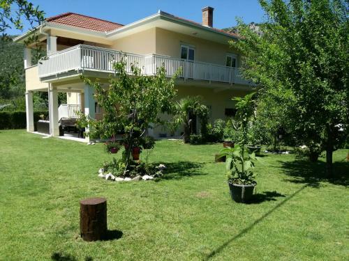 Hostal Riverside Guesthouse