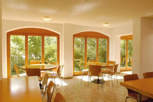 Del�mont Youth Hostel