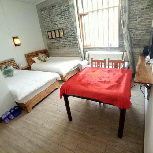 Hostal Huangyao Linshe Guesthouse