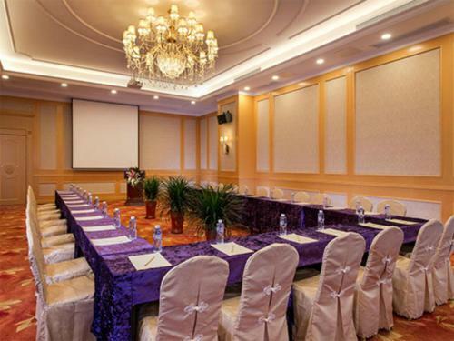 Vienna Hotel Dongguan Songhu Huahai