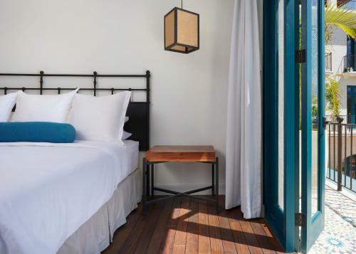 Santarena Hotel