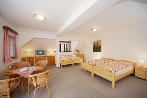 Hostal Restaurace A Penzion Jilm