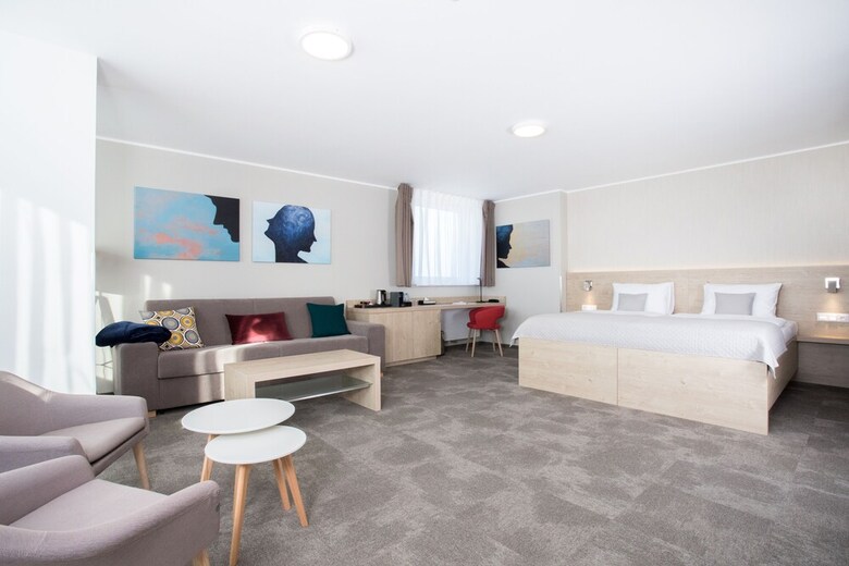 Hotel Restart ****