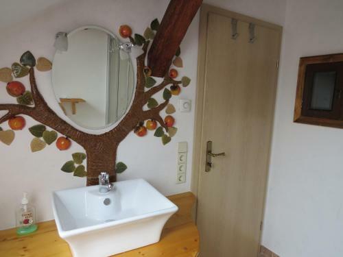 Apartamento M�rchenpension Rotk�ppchen Und Der Wolf