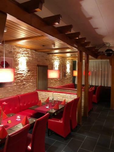 Hostal Eiscaf� - Pizzeria Antonio