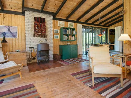 Two-bedroom Holiday Home In Glesborg 17