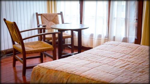 Albergue Hostal L'avet Blau