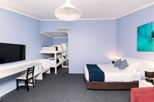 Bay Hotel Motel
