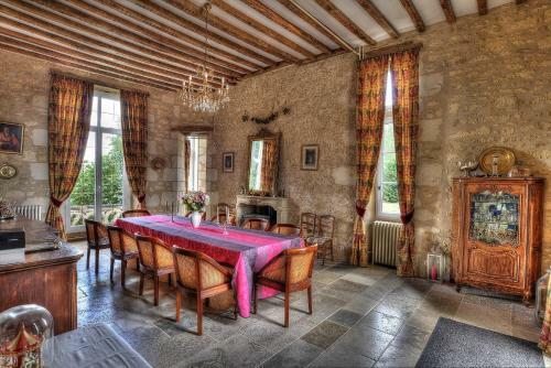 Hostal Ch�teau De Blavou Normandie