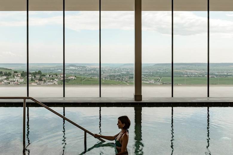 Royal Champagne Hotel & Spa