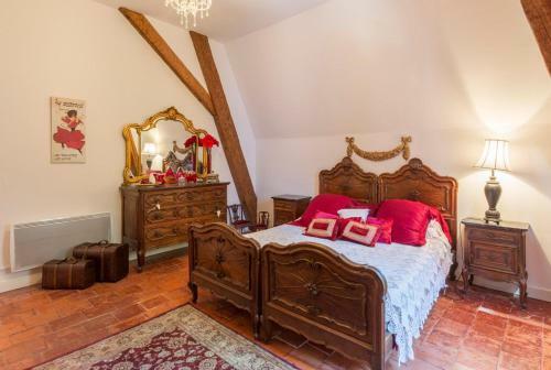 Combes Villa Sleeps 14 Pool Wifi