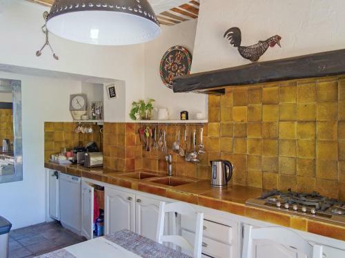 Sprawling Mansion In Frejus With Swimming Pool