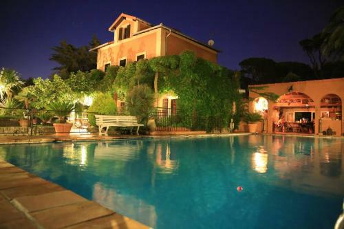Villa Parasols